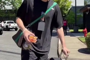 期待小杨的表现！杨瀚森随队出征堵城备战夏季联赛~